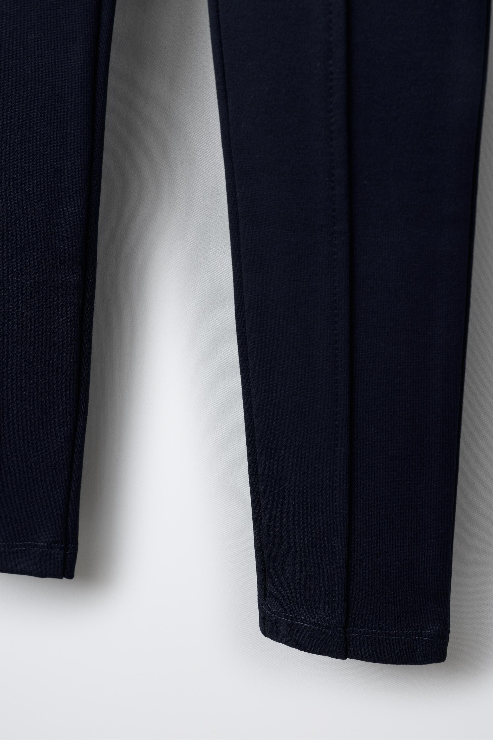 LEGGING EN MAILLE POINT DE ROME ET BOUTONS