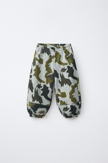 PANTALONS JOGGER ESTAMPAT CAMUFLATGE - Caqui de Zara - Imatge 0