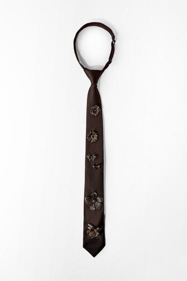 プレーンネクタイ 蝶と花のブローチブラウンZaraのプレーンネクタイ 蝶と花のブローチ - ブラウン 