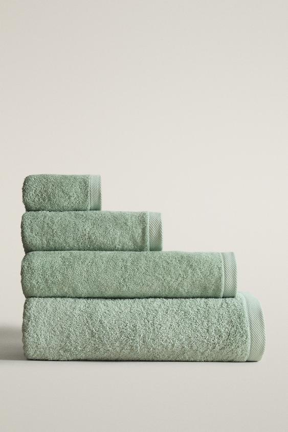Zara SOLID COTTON TERRYCLOTH BATH TOWEL (500 GSM) - Green / Blue - Image 0