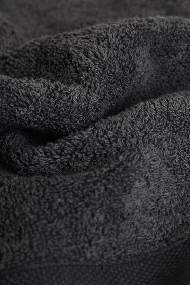 COTTON BATH TOWEL - Dark grey by Zara - Image 4