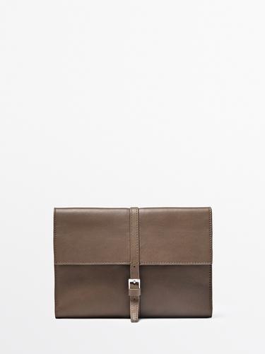 Funda accesorios tech piel napa - Negro oro de Zara