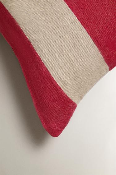 HOUSSE DE COUSSIN LIN RAYURES | KATHARINE POLE - Rouge de Zara - Image 3