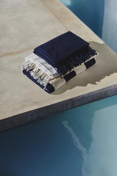 SERVIETTE DE PLAGE COTON FRANGES - Bleu marine de Zara