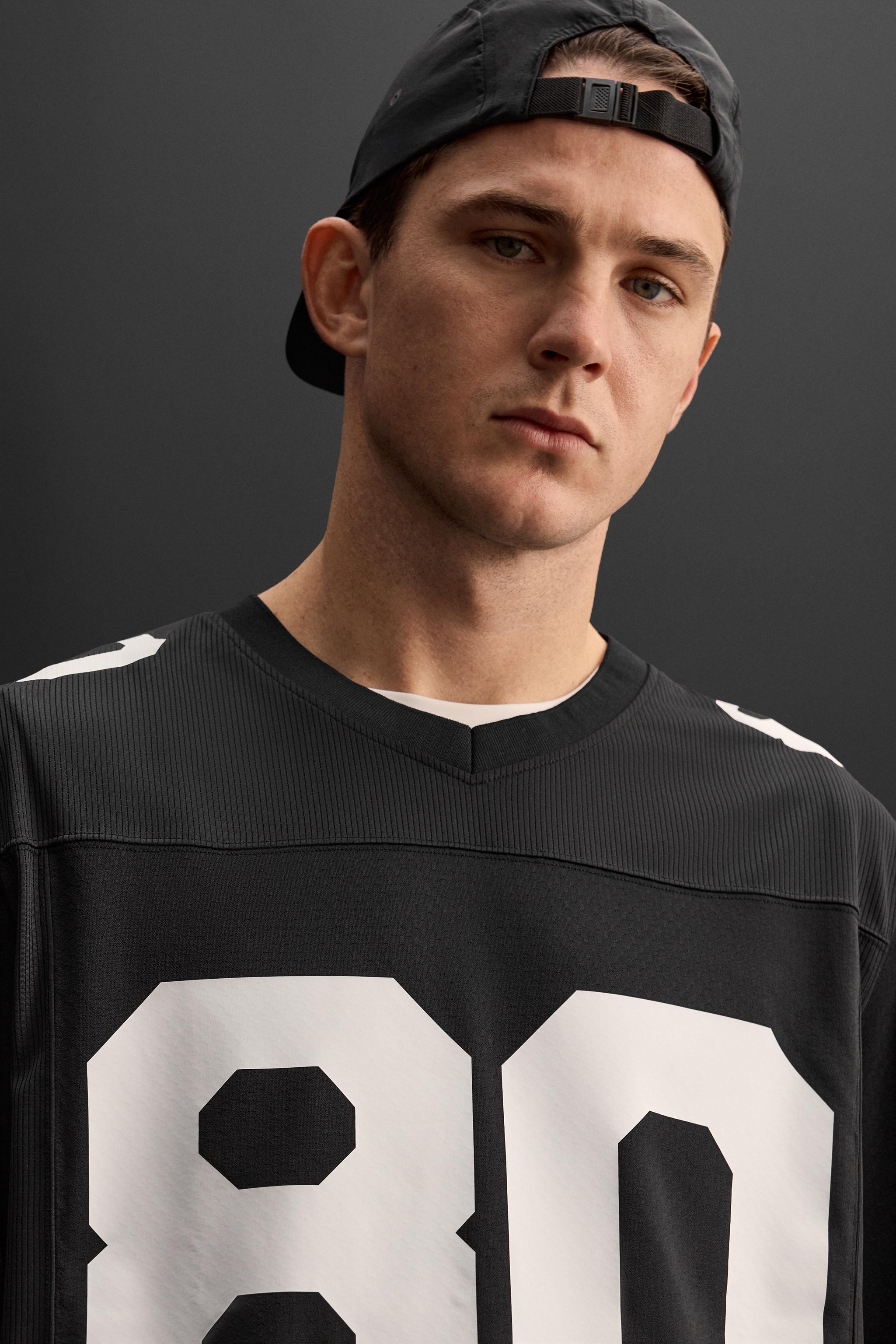 アメリカンフットボール Tシャツ - ブラック | ZARA Japan / 日本