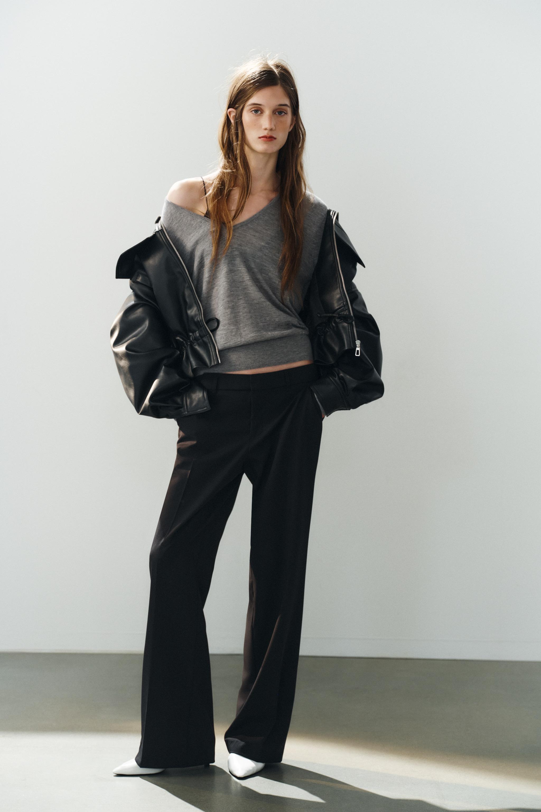 LOW-RISE STRAIGHT LEG PANTS — Black