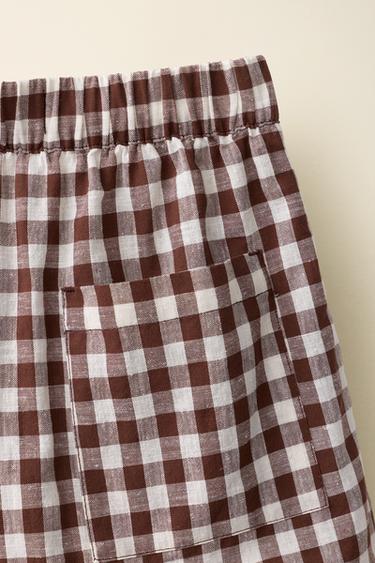 SHORT À CARREAUX VICHY EN COTON ET LIN CRÉÉ PAR CARAMEL LONDON X ZARA - Marron clair de Zara - Image 2