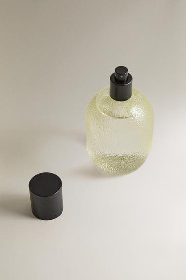 (190 ML) VETIVER MELON FABRIC FRESHENER - Dark bottle green by Zara - Image 1