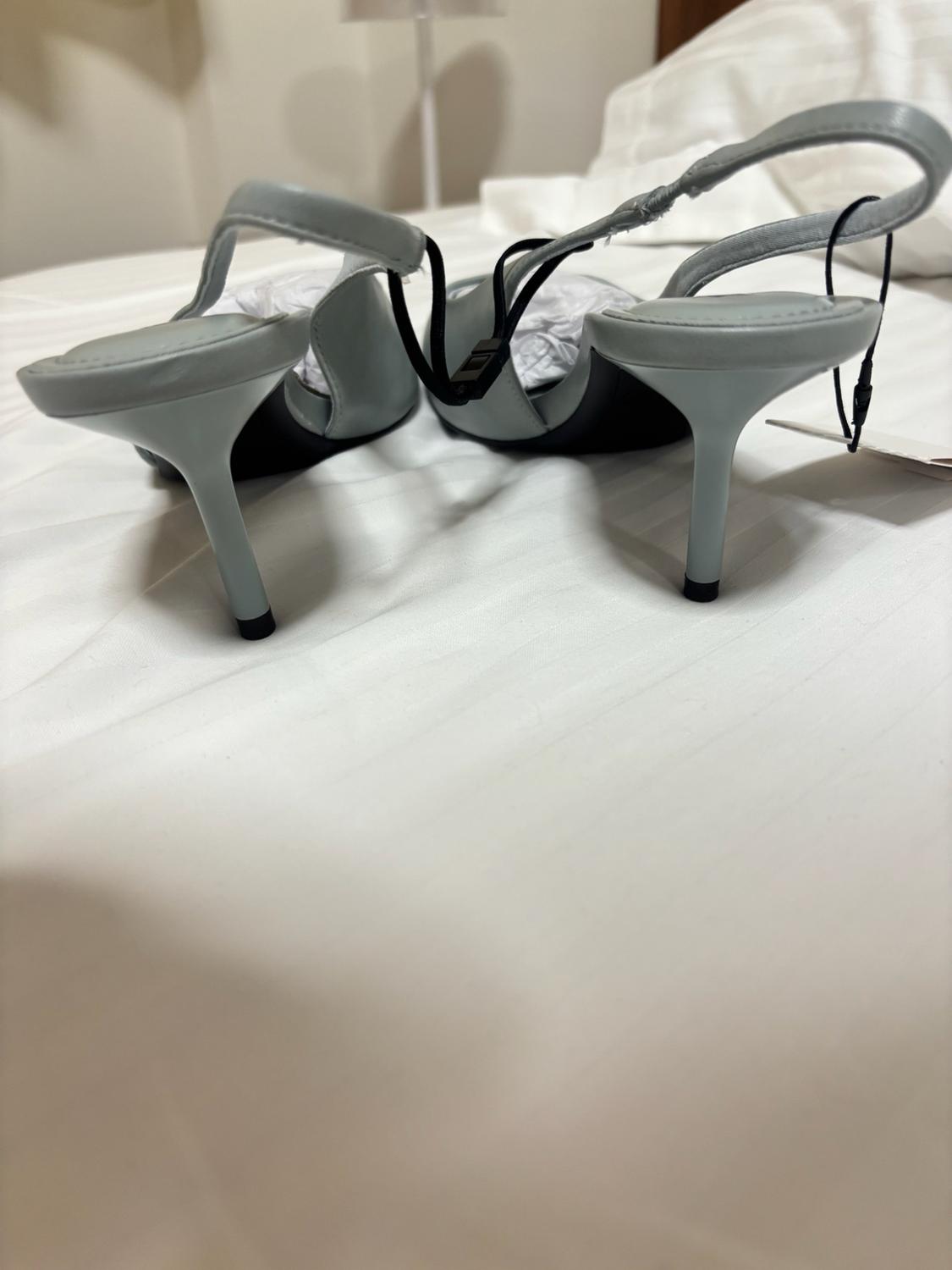 SLINGBACK HEELS - Image 2