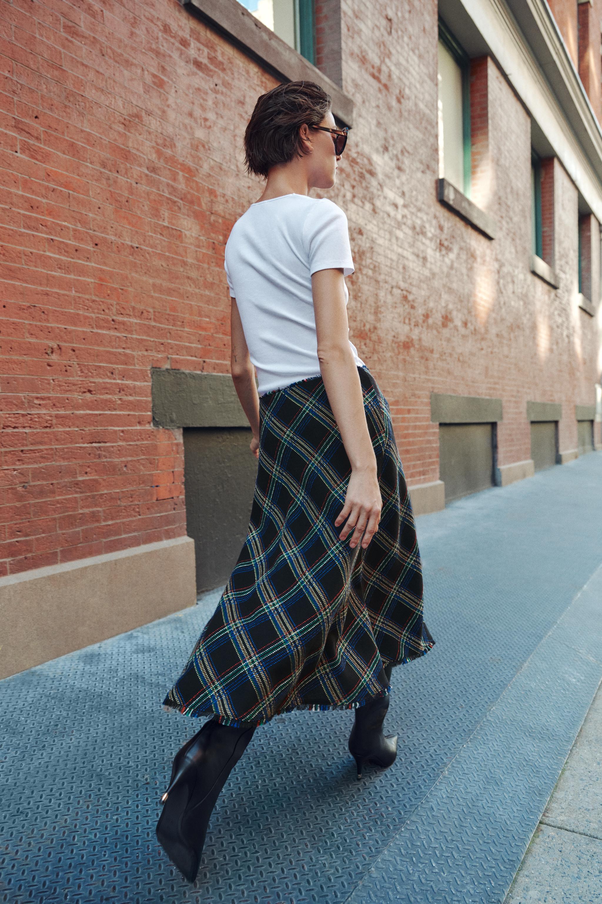 STRUCTURED PLAID MIDI SKIRT