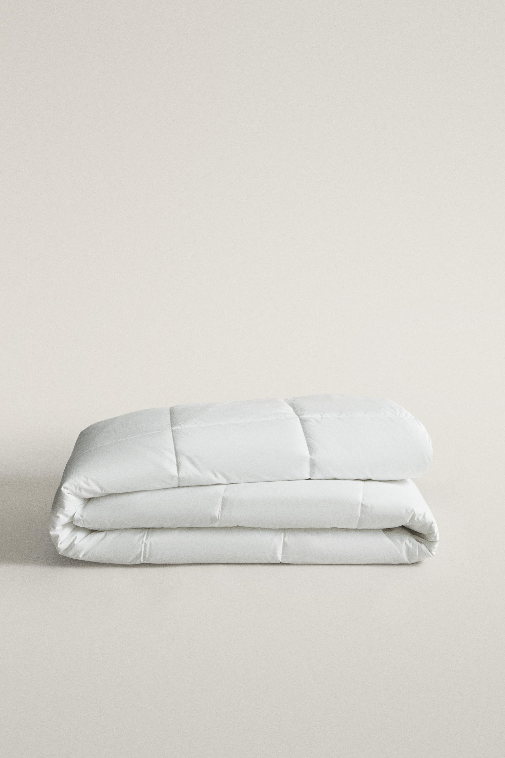 SUMMER FEATHER TOUCH DUVET INSERT (125 GxM²) — White