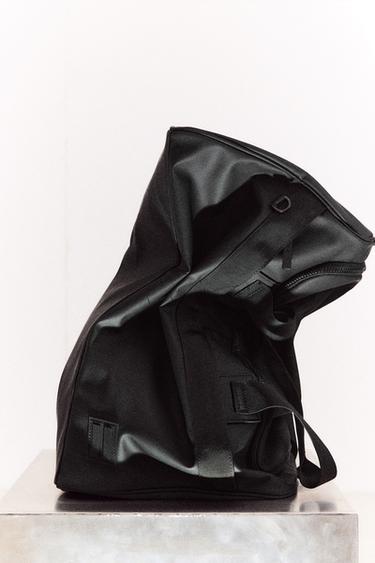 RUBBERISED TRAVEL BAG - Black by Zara