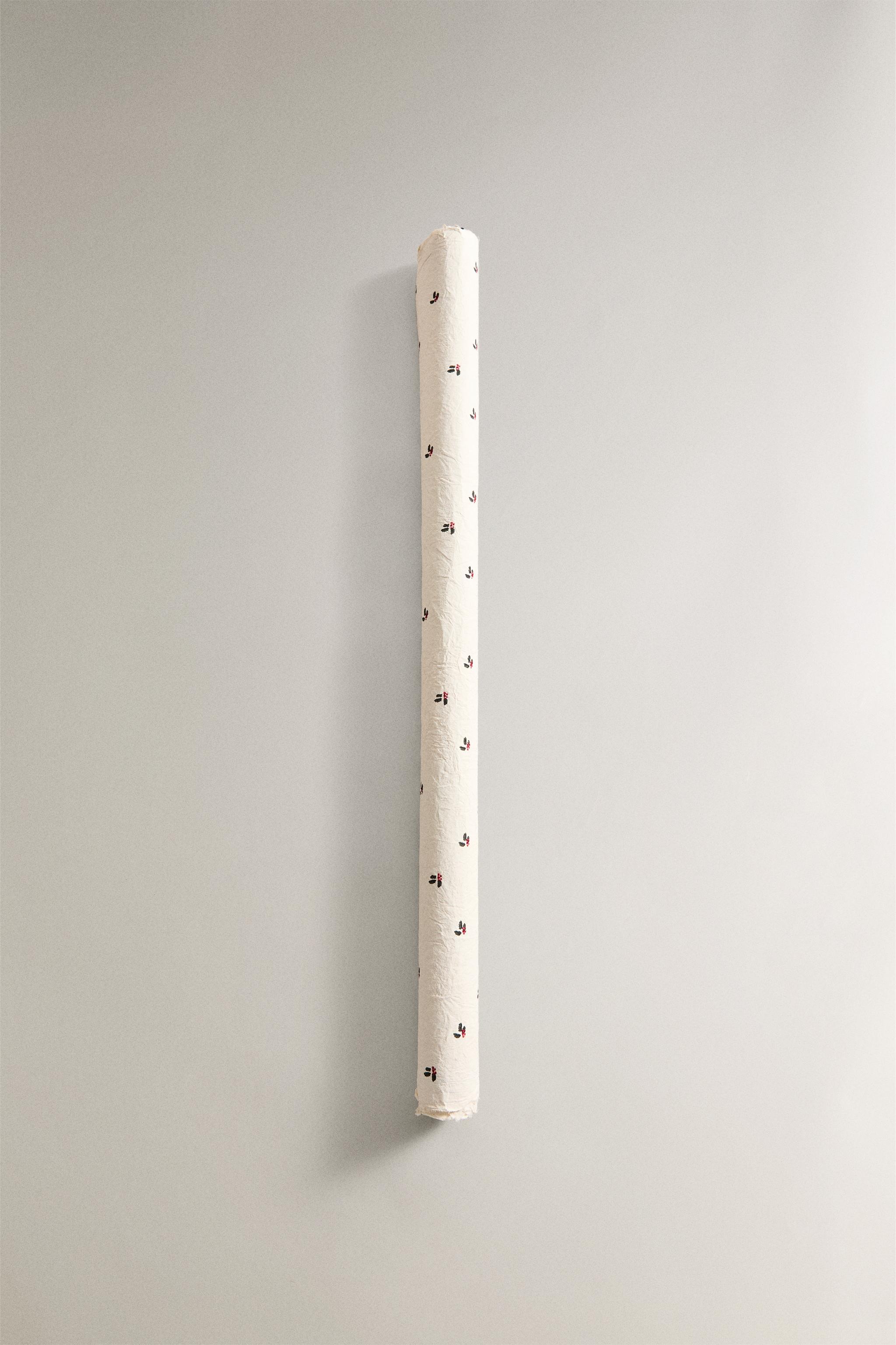 TEXTURED CHRISTMAS WRAPPING PAPER