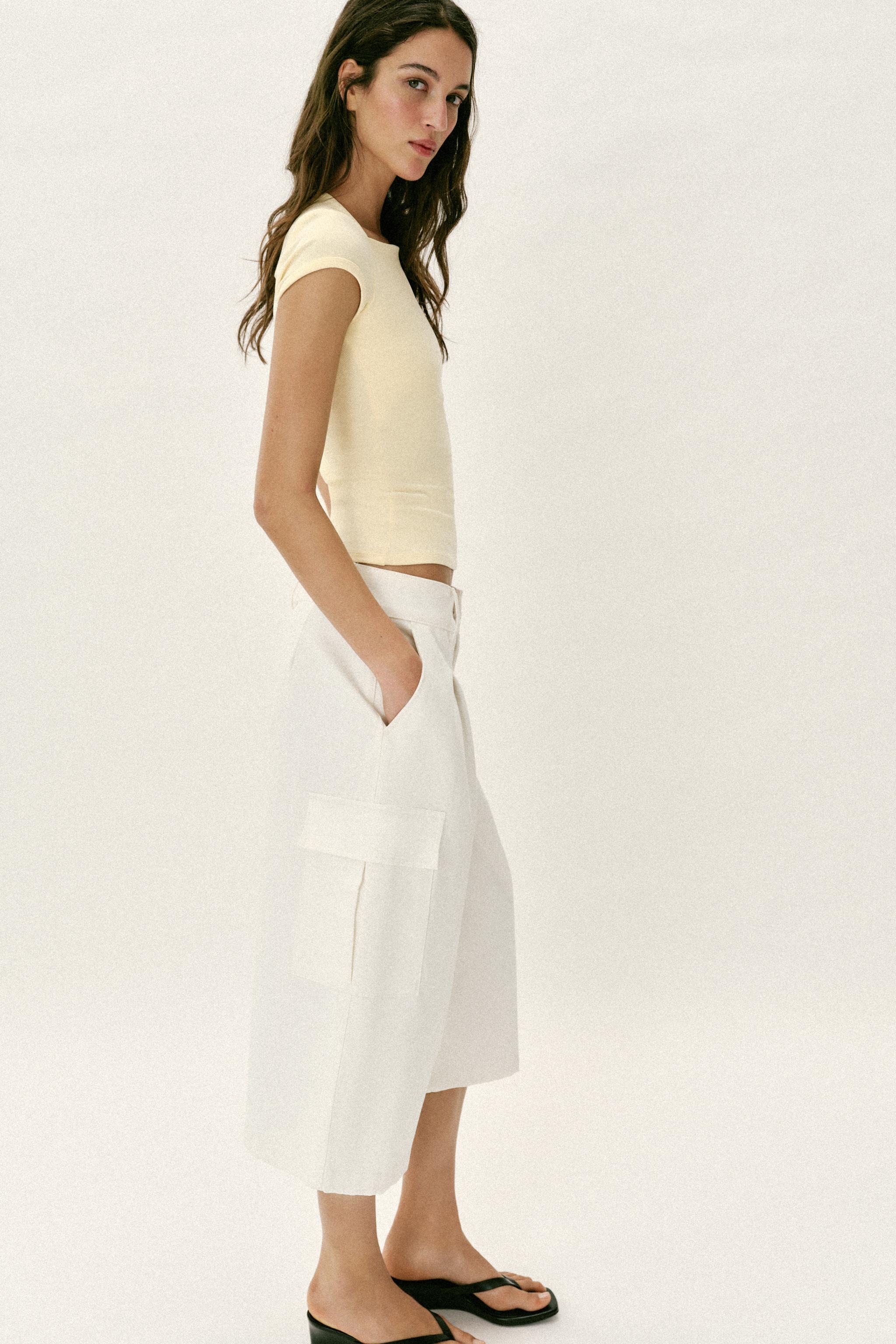 SQUARE NECKLINE T-SHIRT — Yellow