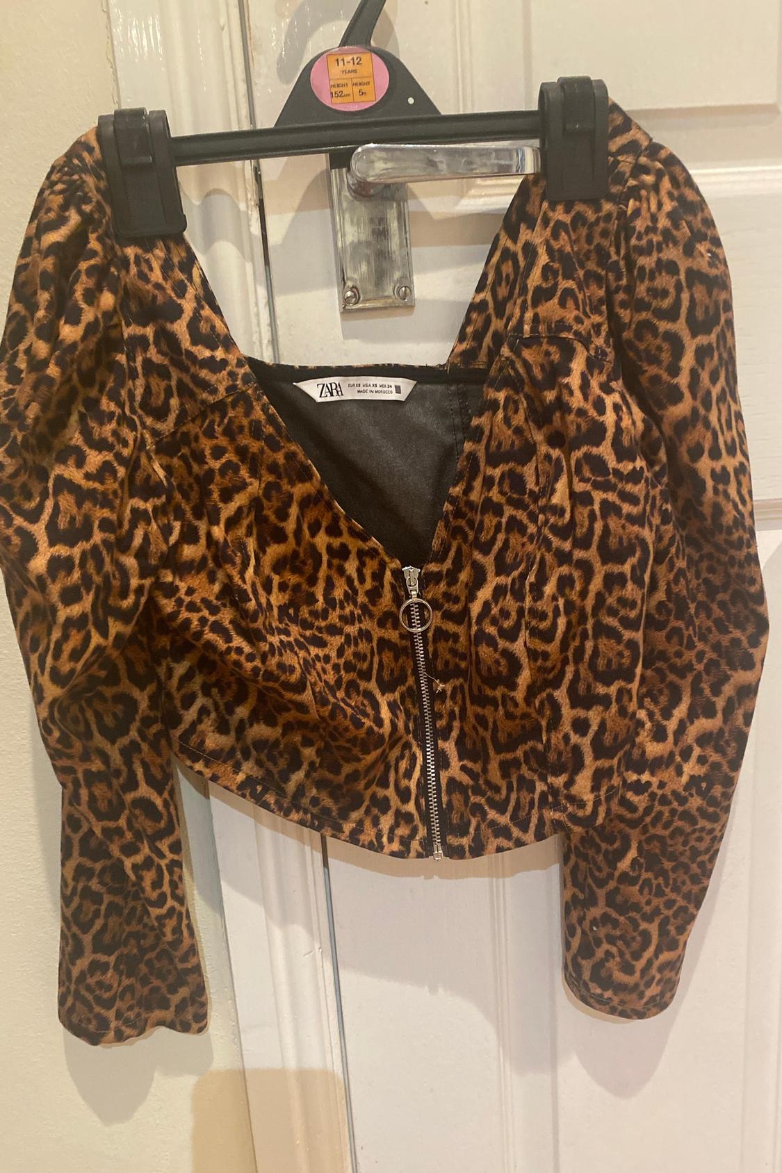 ANIMAL PRINT TOP