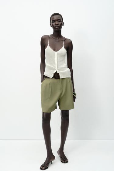 BERMUDA PINZAS CINTURÓN - Khaki de Zara