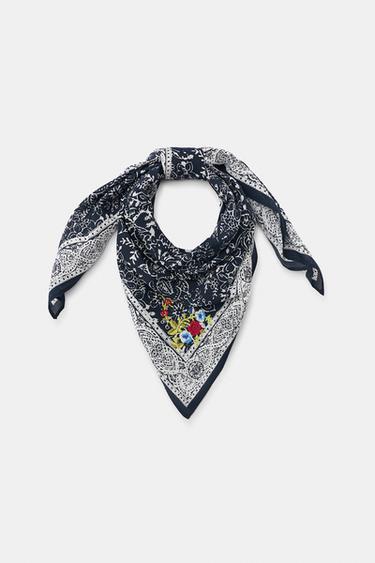 BANDANA MIT BLUMENSTICKEREI - Blau von Zara