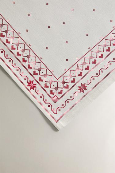 PACK OF EMBROIDERED CHRISTMAS COTTON NAPKINS (PACK OF 2) - Red / White by Zara - Image 2