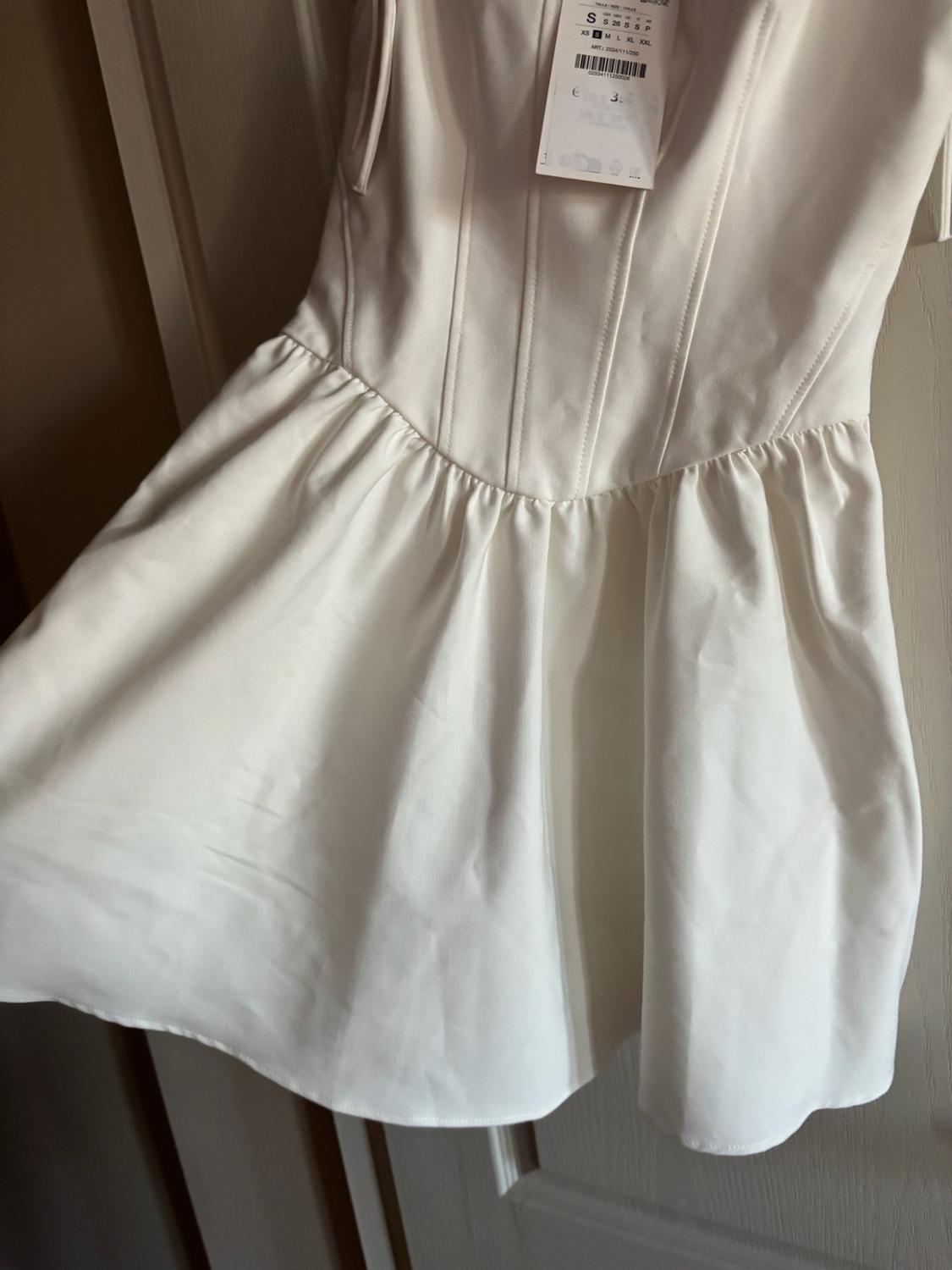 CORSETRY-INSPIRED VOLUME DRESS - Image 6