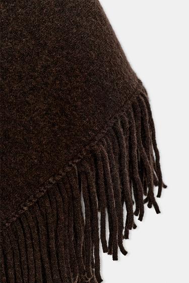 CAPE EN MAILLE À FRANGES - Marron de Zara - Image 7