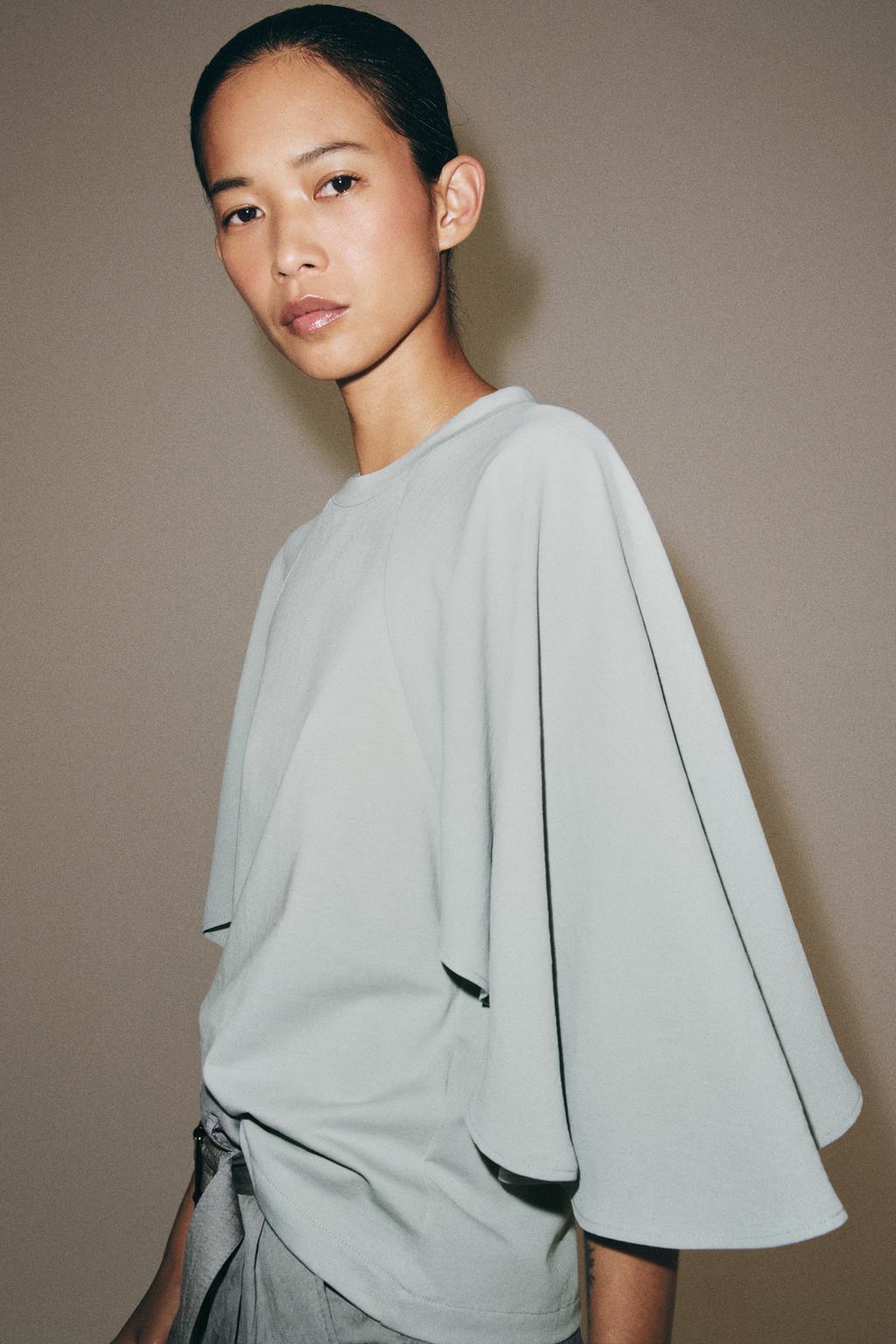 CONTRAST T-SHIRT