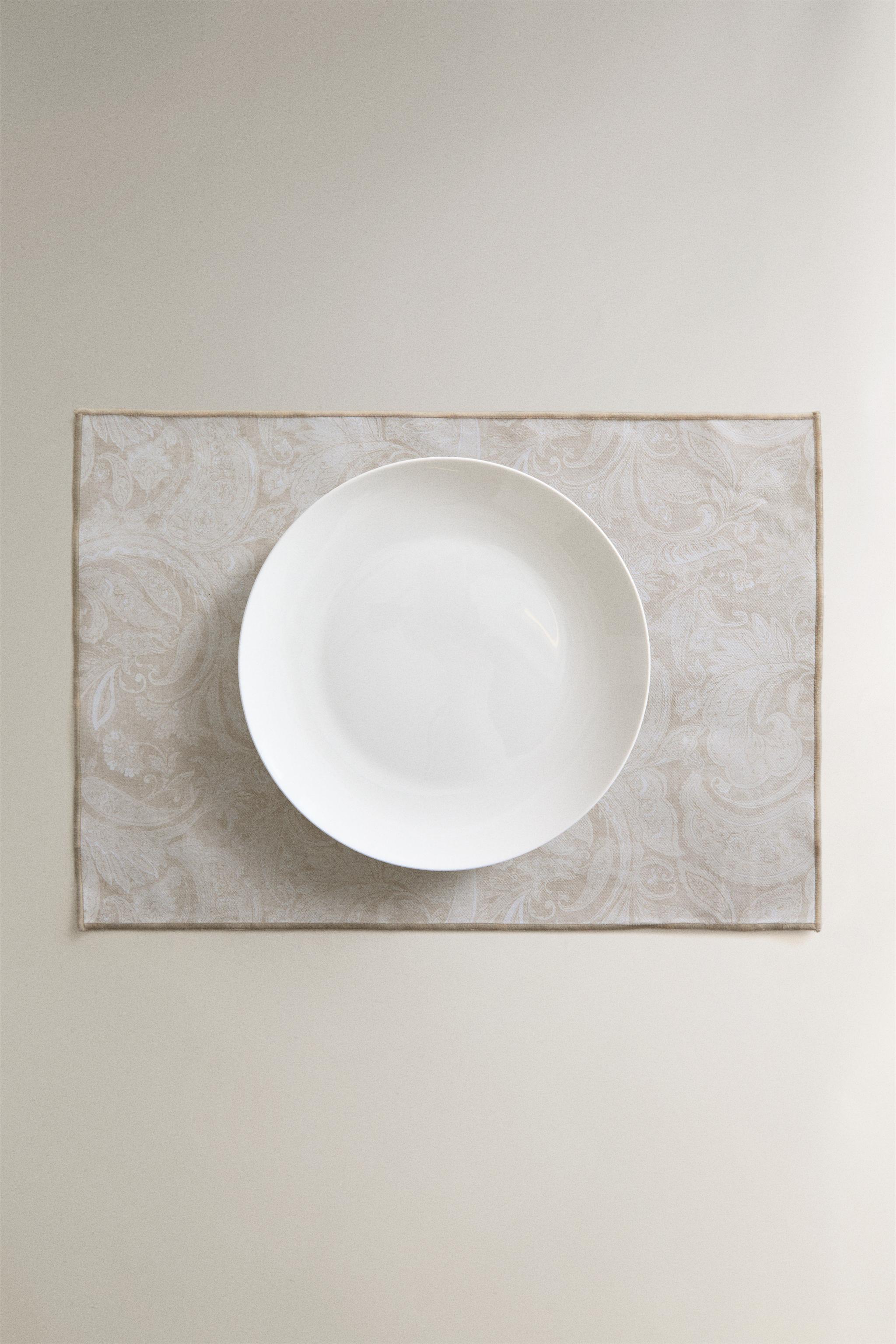 PAISLEY PRINT RESIN-COATED PLACEMAT