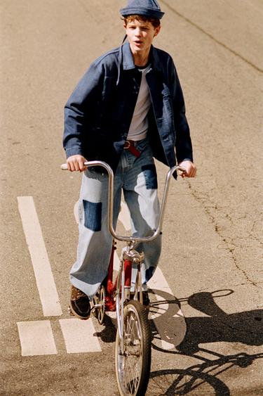 JEANS LOOSE PARCHES - Azul de Zara
