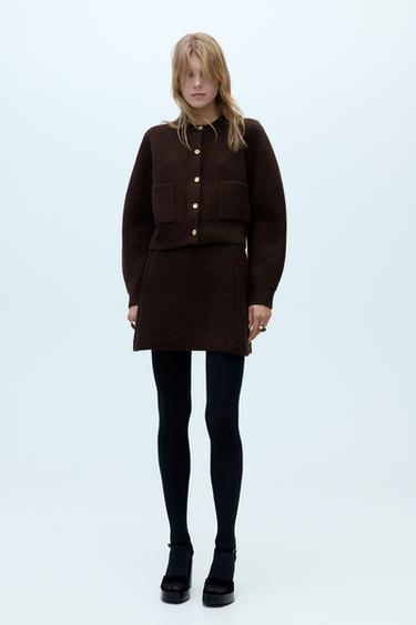 ÚPLETOVÝ KARDIGAN SE ZLATÝMI KNOFLĺKY - Hnědá od Zara