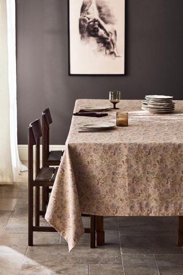 FLORAL JACQUARD TABLECLOTH - Beige by Zara