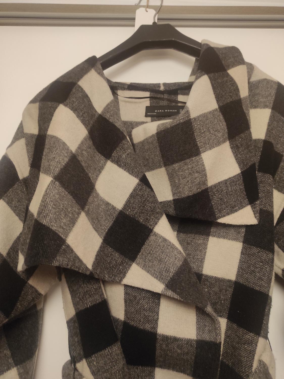 CHAQUETÓN CUADROS CUELLO ENVOLVENTE - Image 3