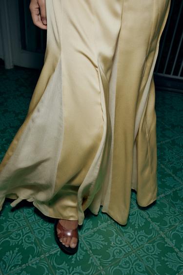 ROBE STYLE LINGERIE EN MATIÈRES VARIÉES - Jaune pastel de Zara - Image 1