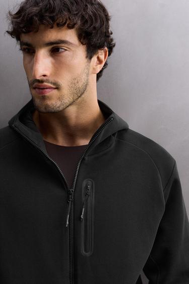 SUDADERA TÉCNICA CREMALLERA CAPUCHA - Negro de Zara