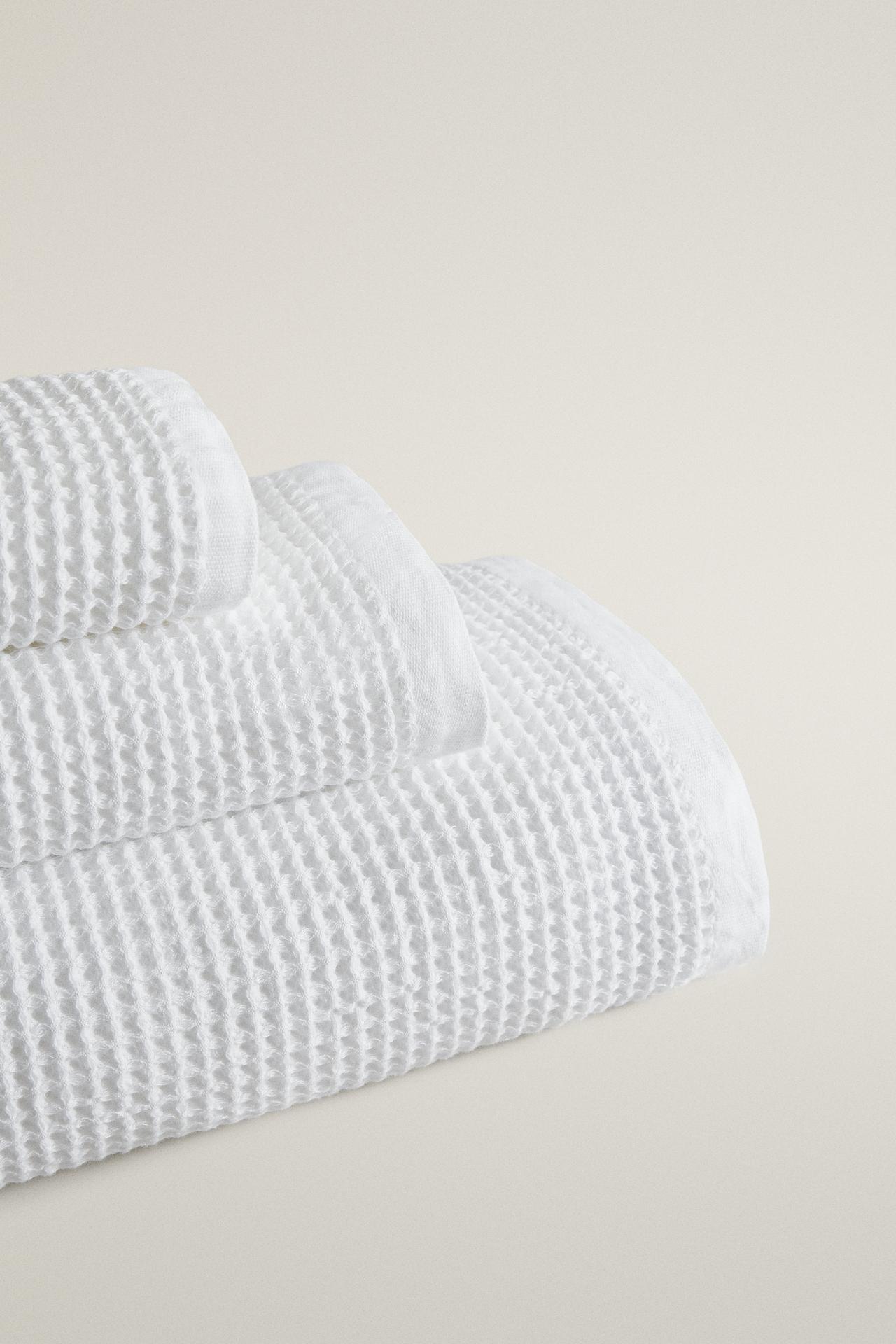 WAFFLE-TEXTURE COTTON BATH TOWEL — White
