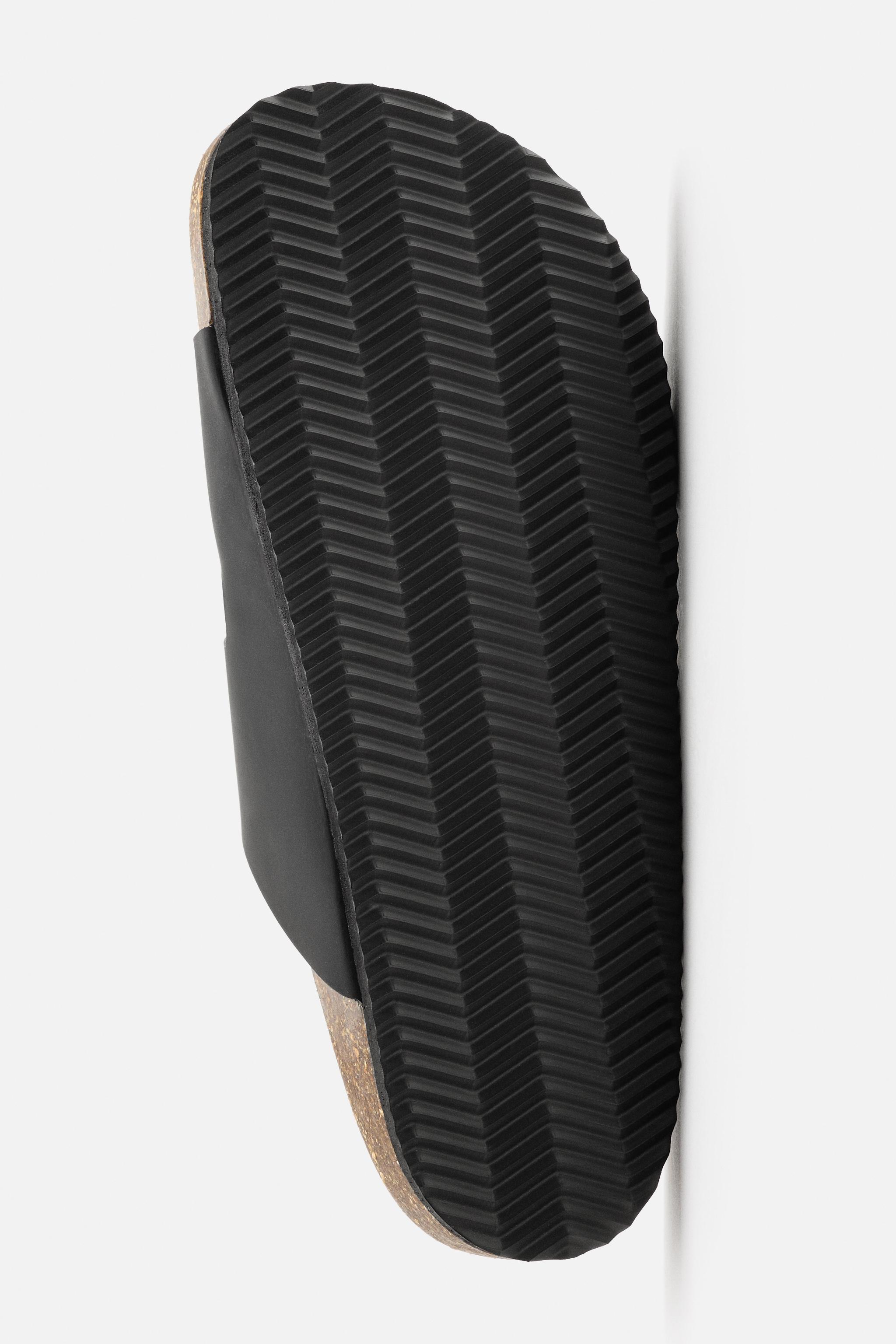 ［ZARA］ダブルストラップ ラバーフィニッシュ サンダル 520/800 ダブルストラップ ラバーフィニッシュ サンダル - ブラック