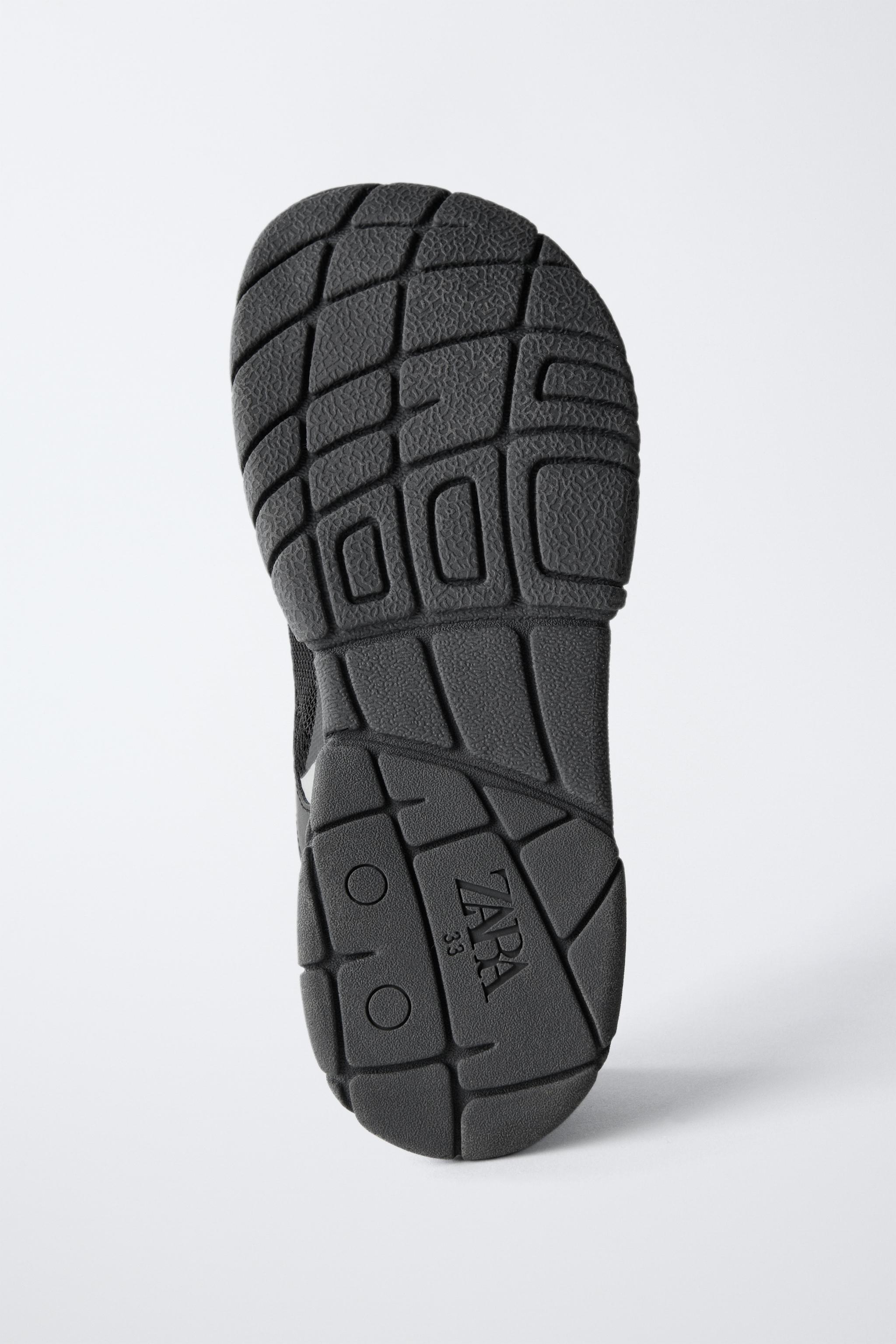 BAREFOOT SNEAKERS
