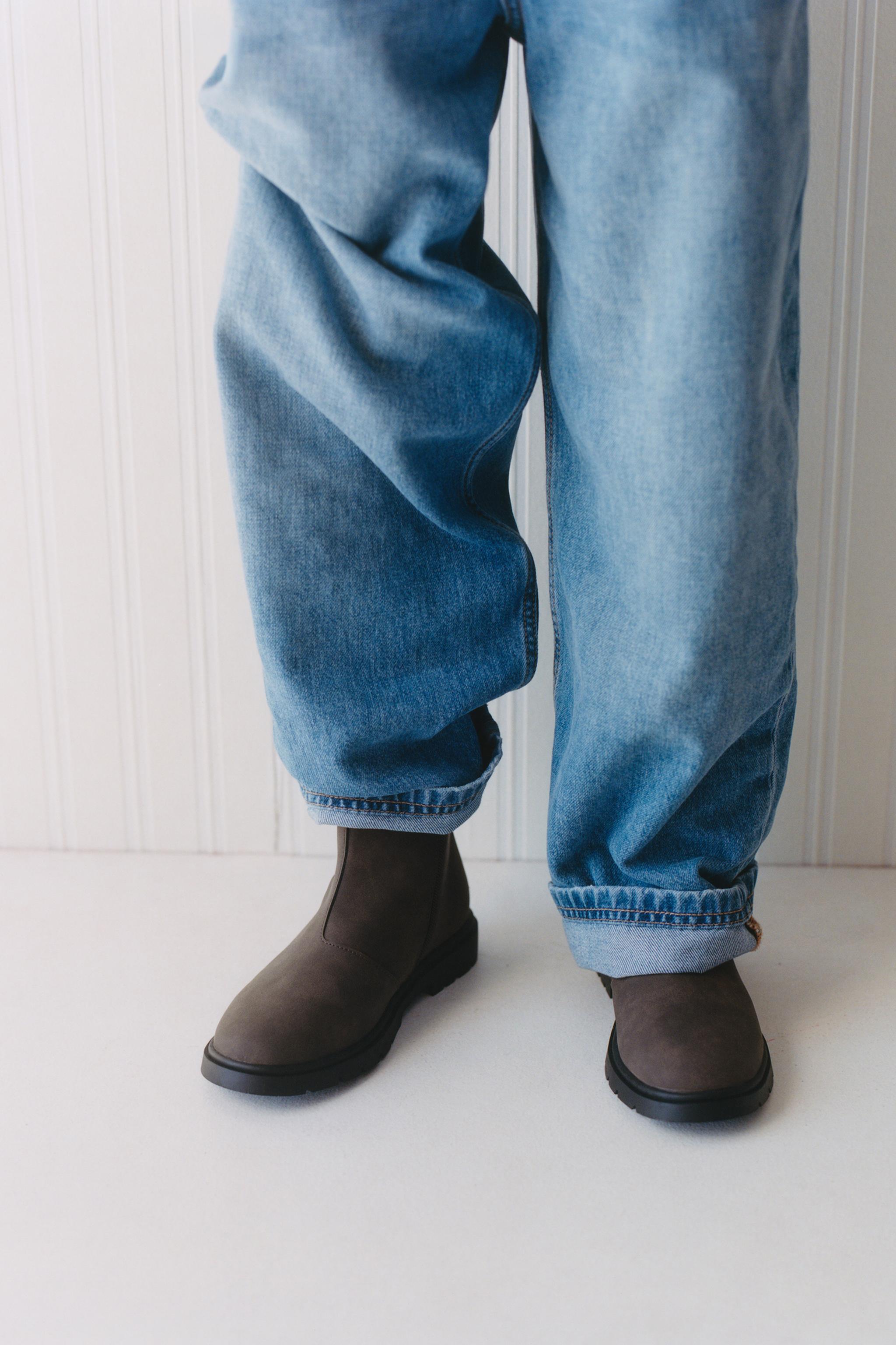 BASIC ANKLE BOOTS — Brown