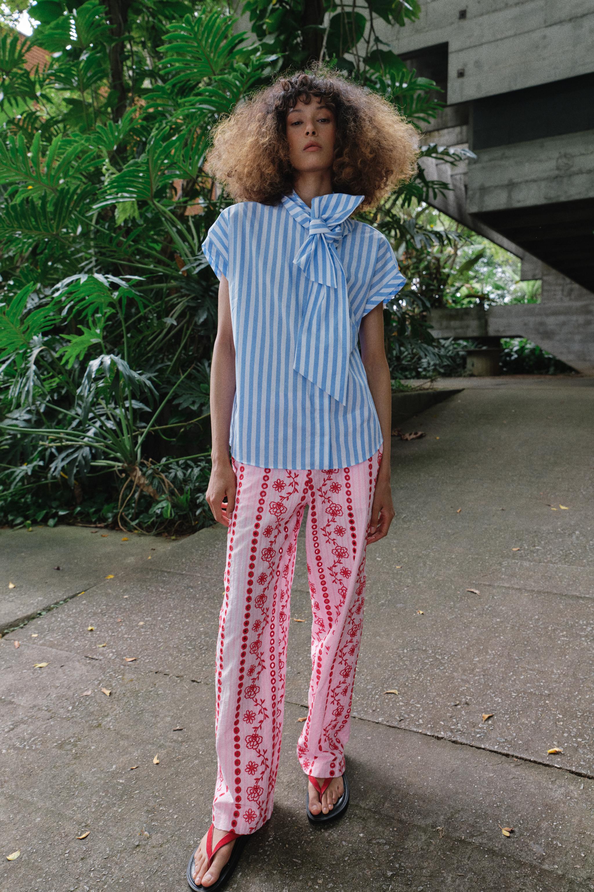 BOW NECK STRIPED SHIRT