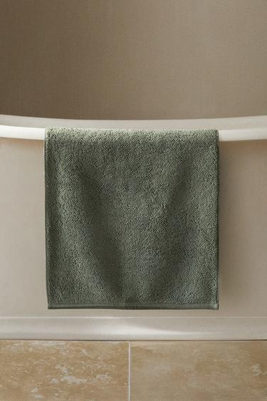 PLAIN BATH MAT - Khaki by Zara