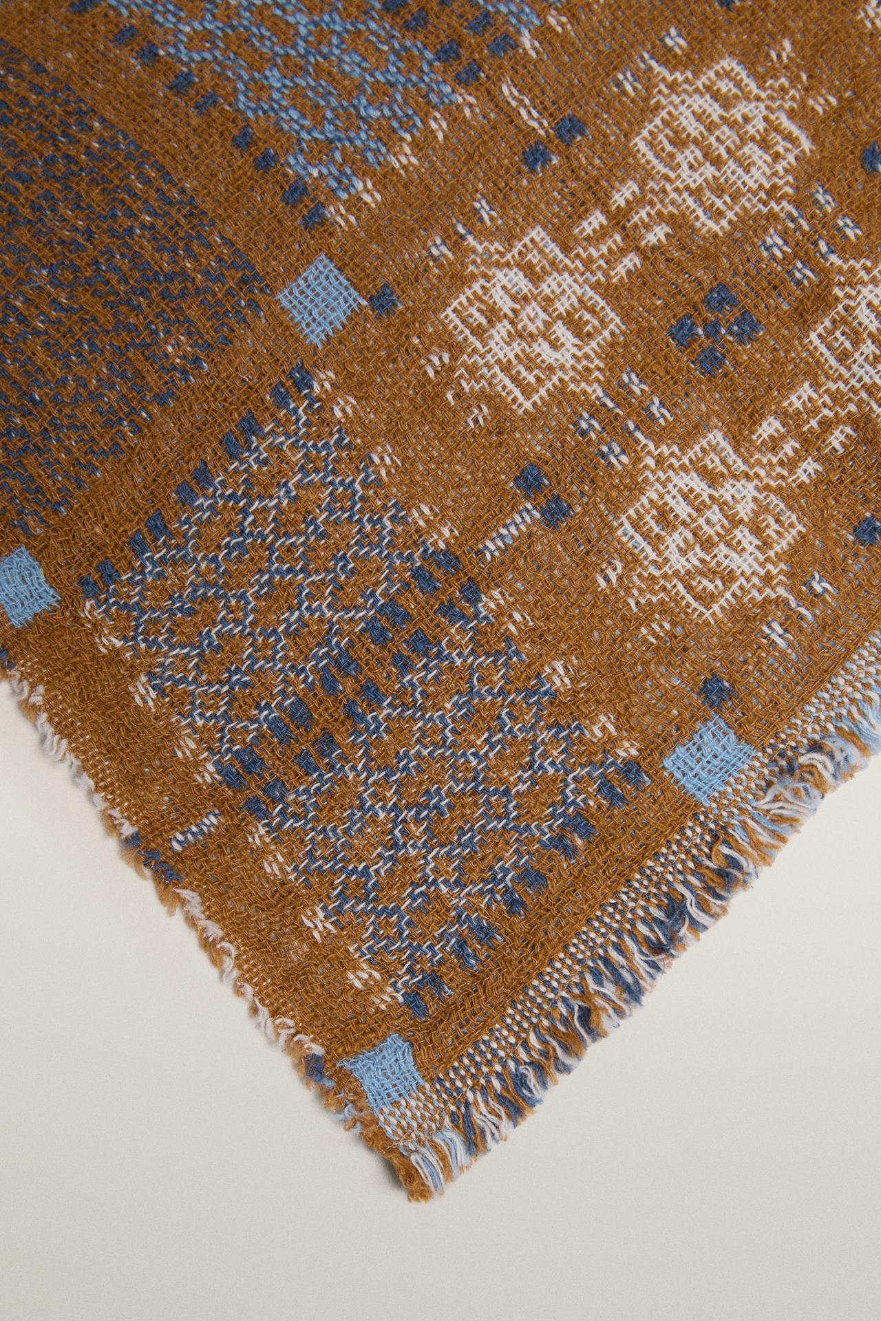 GEOMETRIC DESIGN BLANKET — Brown