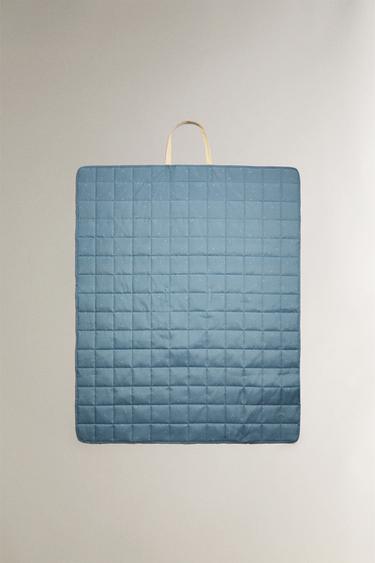 WATER-RESISTANT CONSTELLATION FLOOR THROW - Blue by Zara