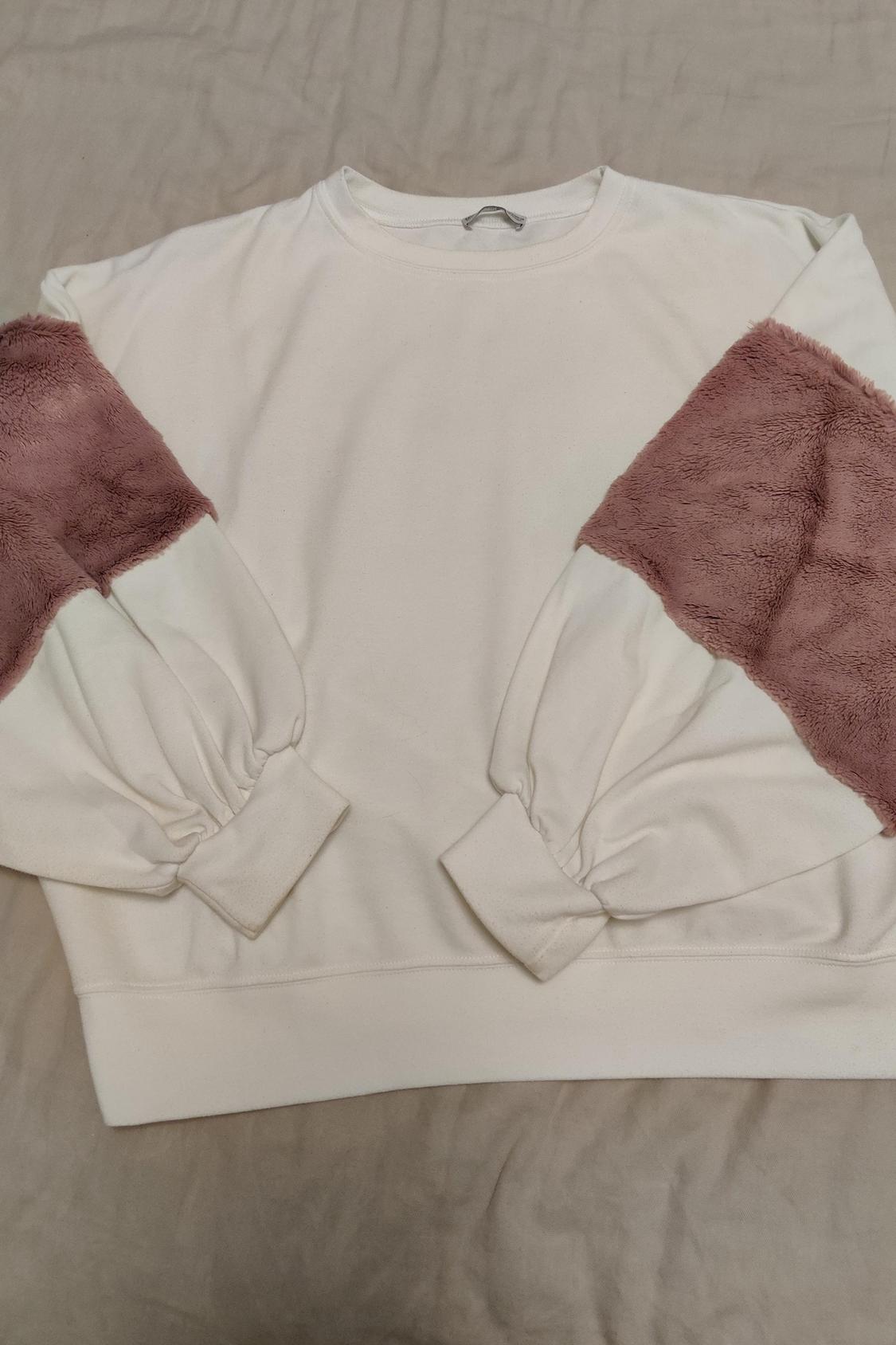 PLUSH SWEATSHIRT