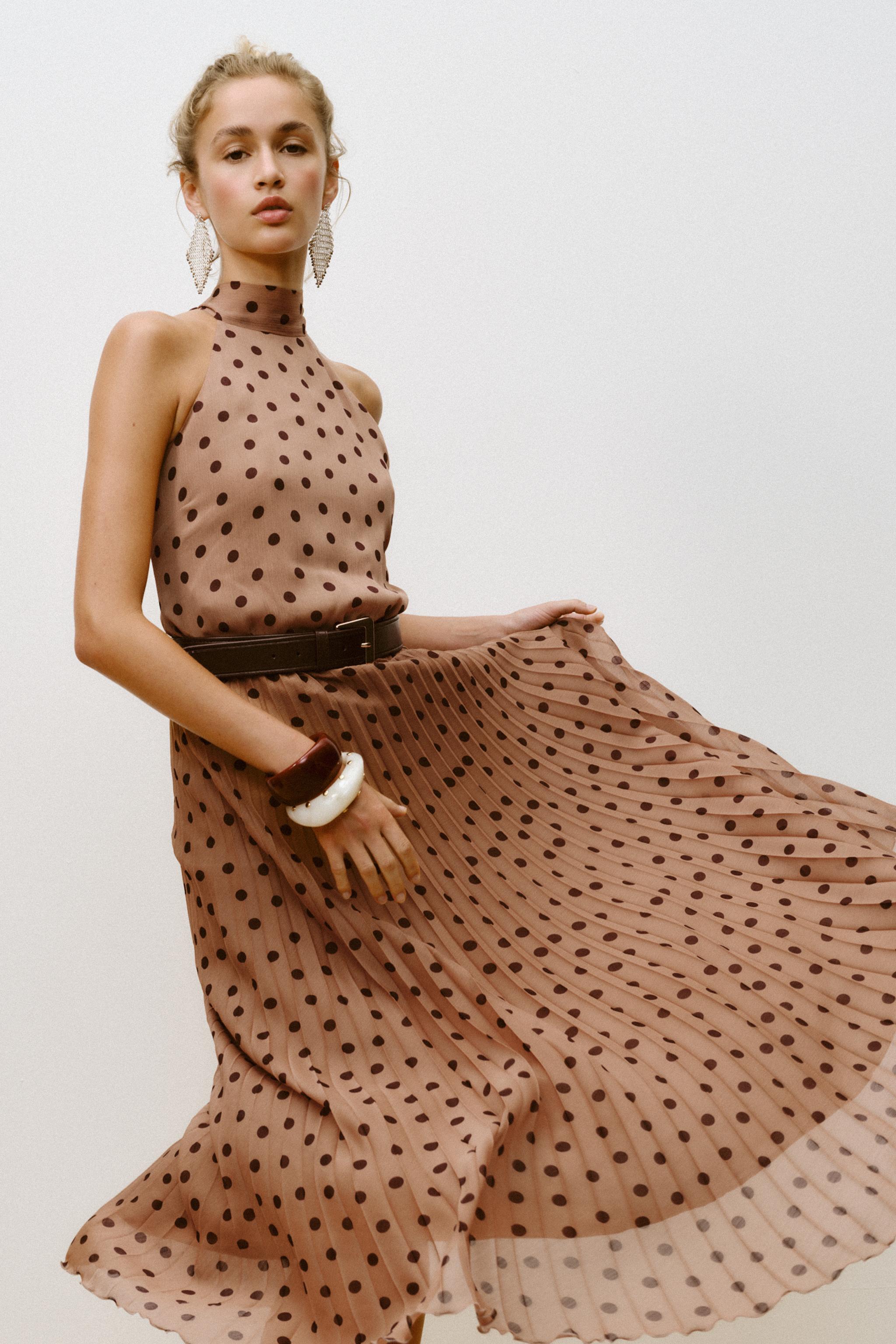 ZARA 水玉 ウエストタック入りフレアワンピース ブラック xs ポルカドットワンピース - レディース | ZARA 日本