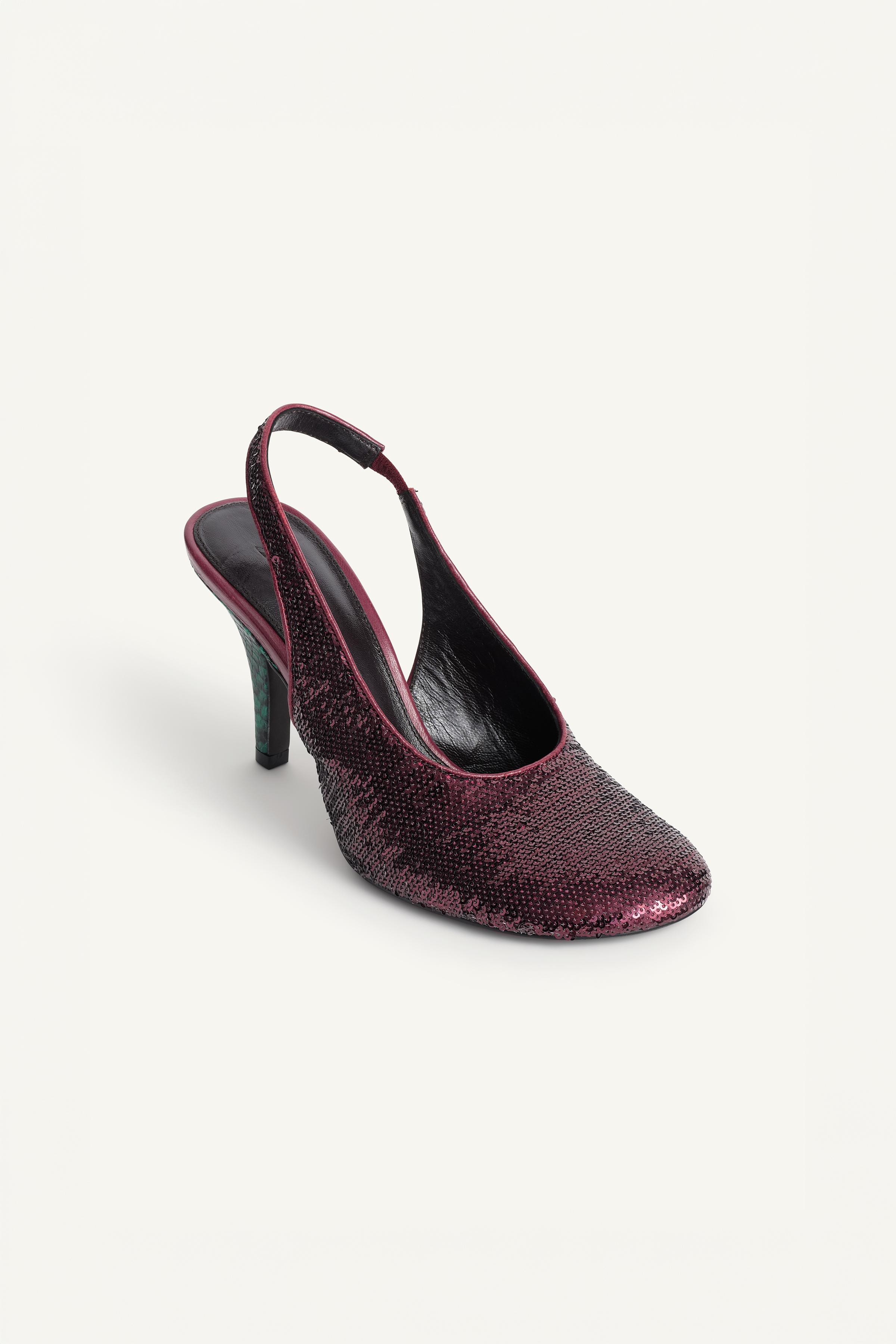 CHAUSSURES DESTALONNÉES À FANTAISIE ÉDITION LIMITÉE