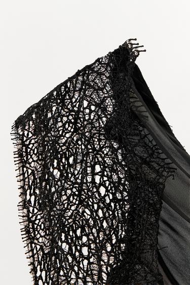 TOP SATINÉ ASYMÉTRIQUE DENTELLE - Noir de Zara - Image 4