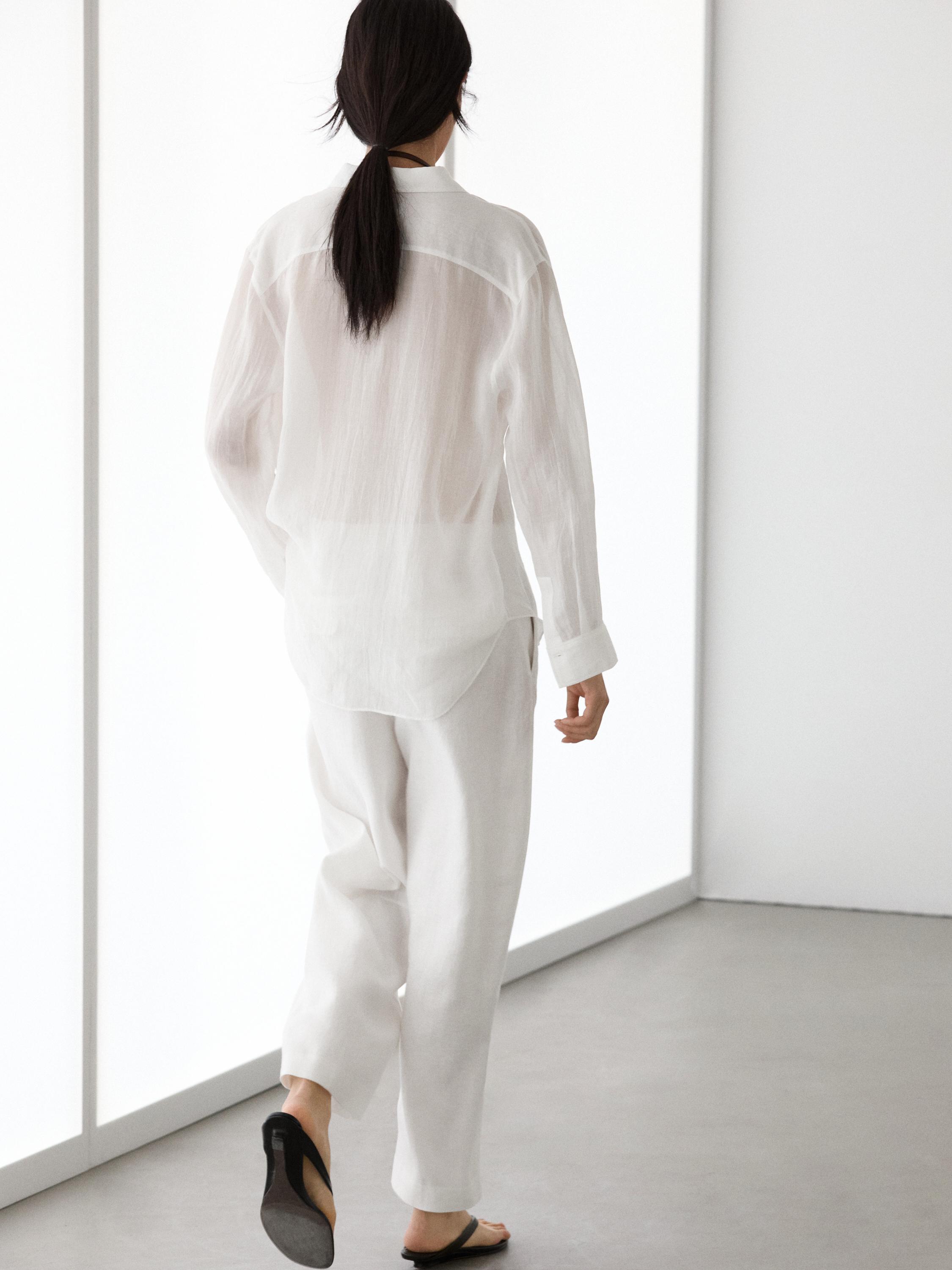 Flowing shirt with collar