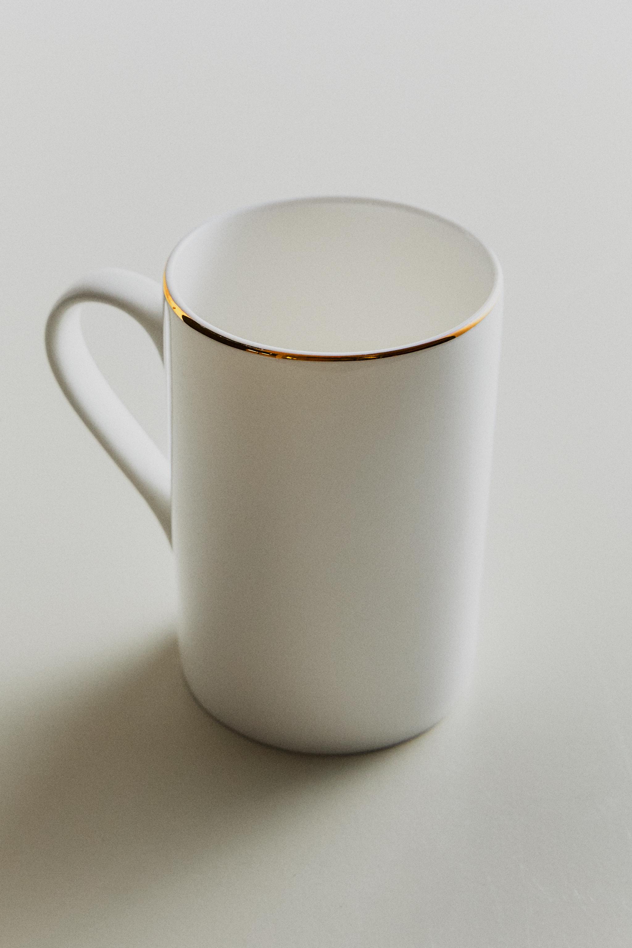 TASSE PORCELAINE BONE CHINA BORD