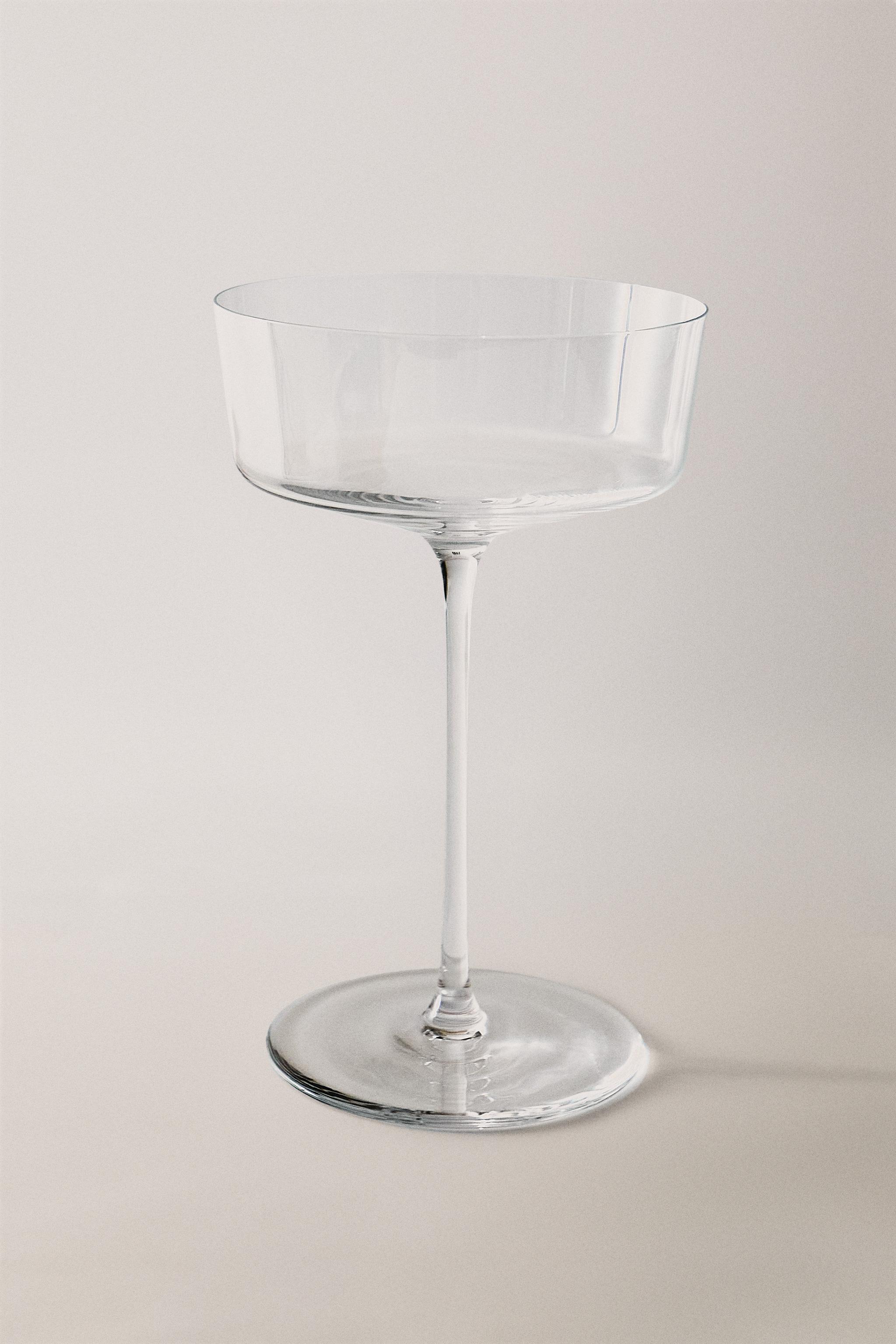 LOW CRYSTALLINE GLASS — Transparent