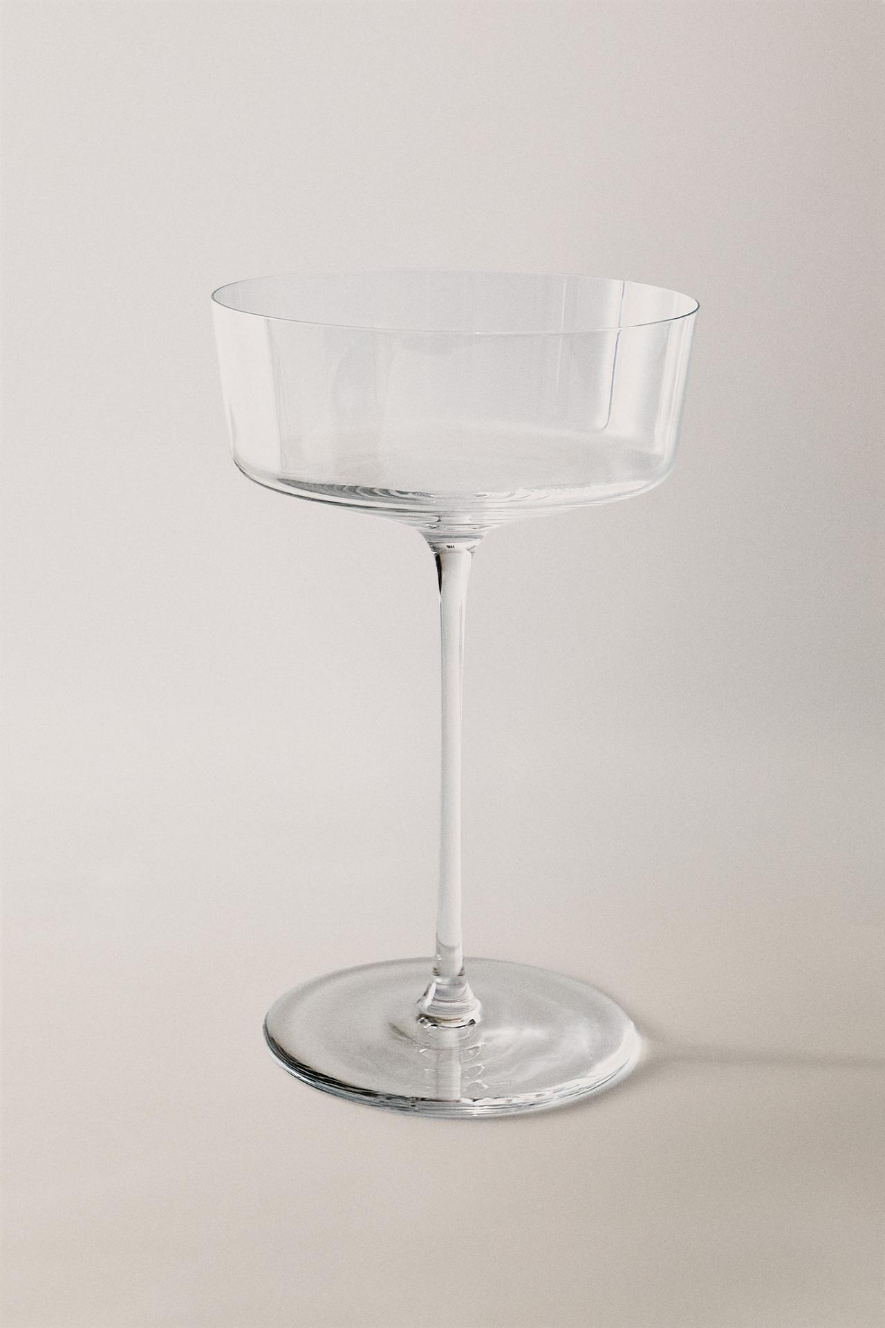 LOW CRYSTALLINE GLASS — Transparent