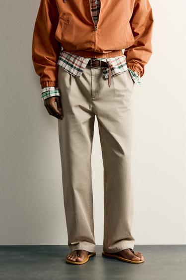 PANTALÓN CHINO RELAXED FIT PLIEGUES - Tostado de Zara