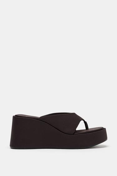 SANDALIA PLATAFORMA EFECTO SATINADO - Marrón de Zara